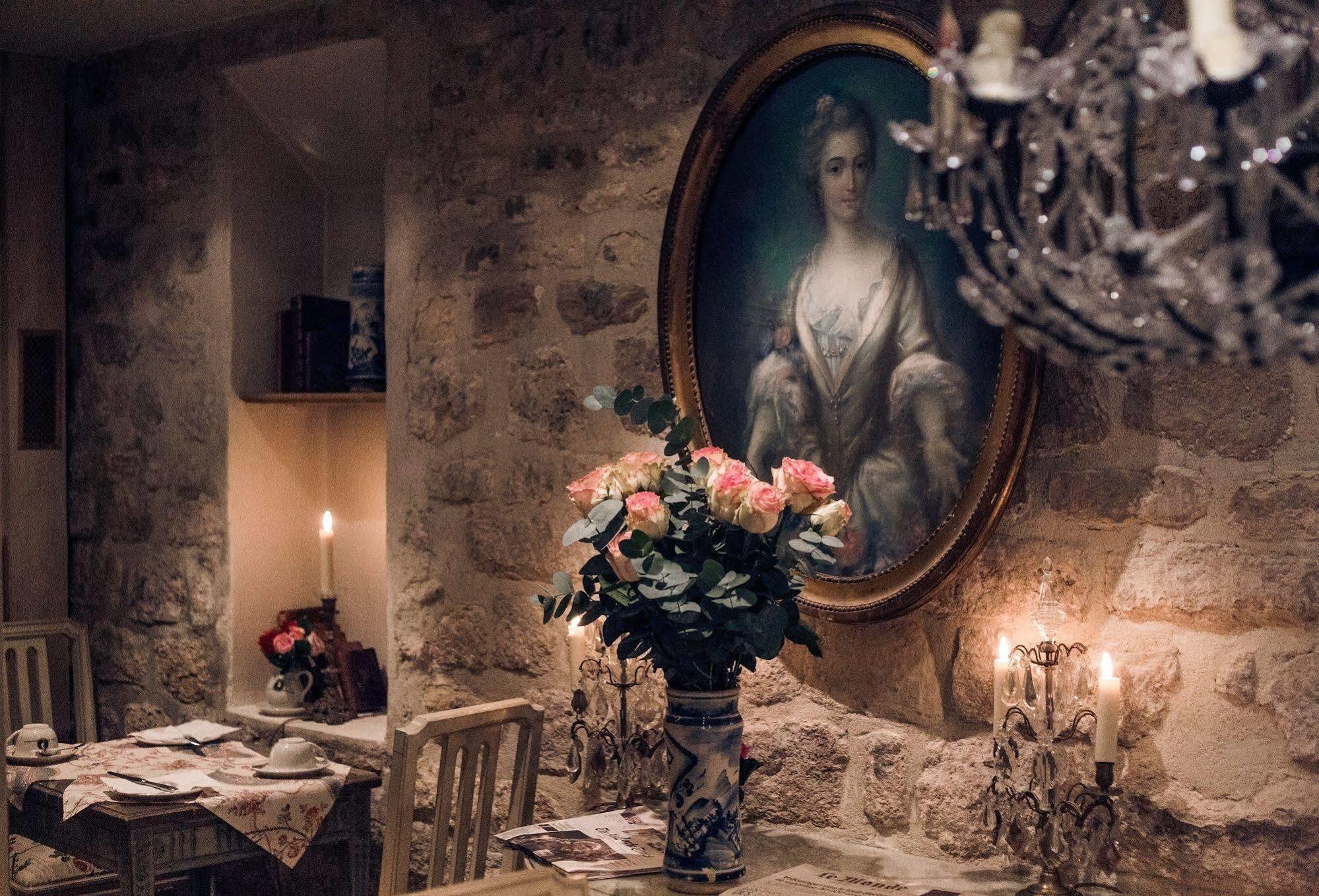 Hotel Caron De Beaumarchais Paris Exterior foto